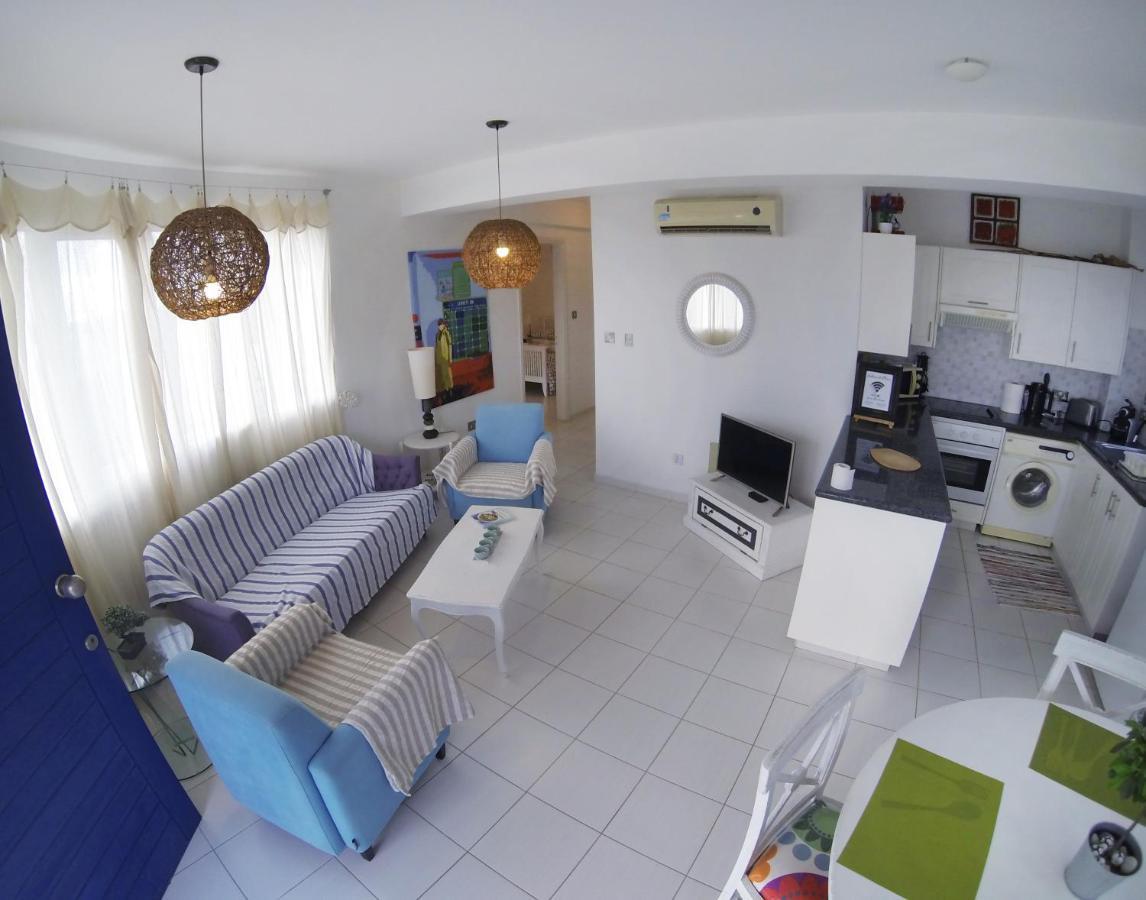 Ferienwohnung Mia'S Cove Paphos Exterior foto